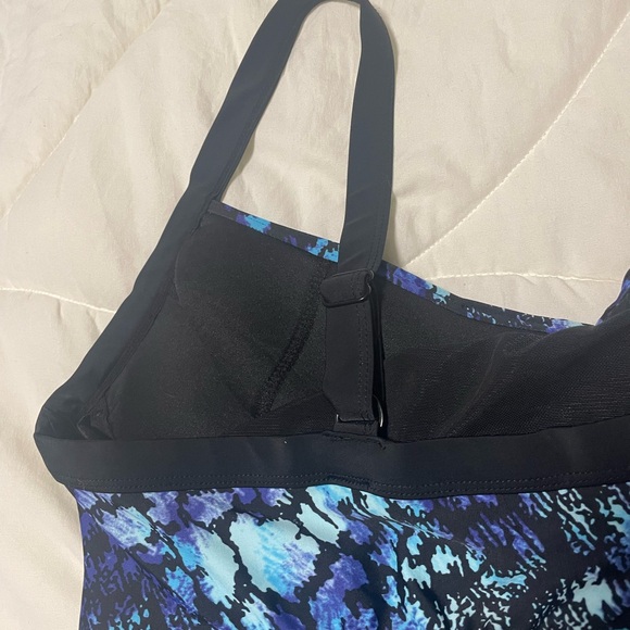 Merona tankini top with built-in bra size 24W - Picture 2 of 4